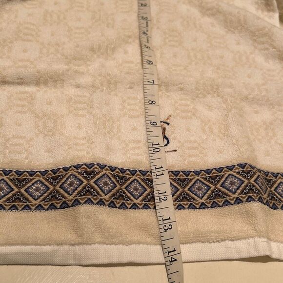 Yves Saint Laurent 14x14 Decorative Hand Towel Beige Blue Pattern Block NEW - Picture 9 of 9